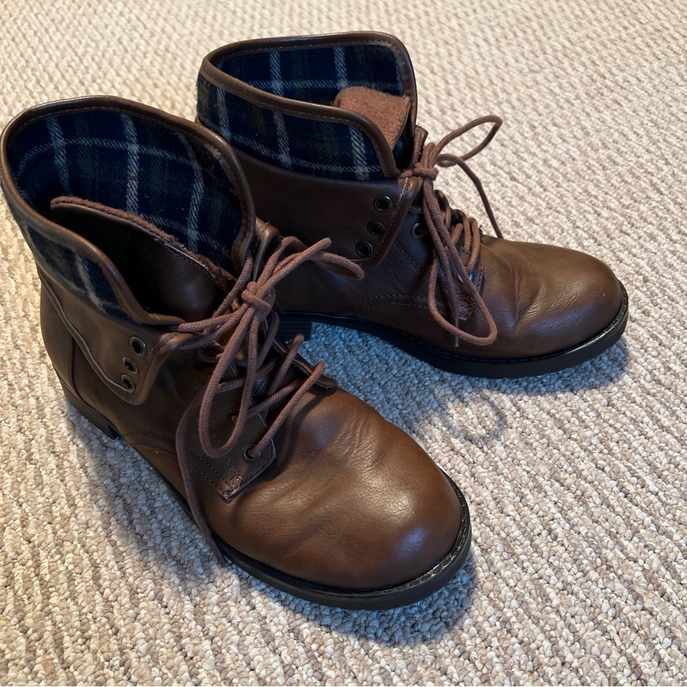 Torrid Foldover Women’s Combat Boots NWOT